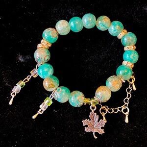 Turquoise and silver maple leaf charm bracelet #indie
18cm/7.09in